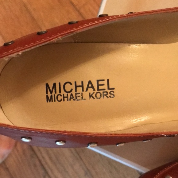Michael Kors Astor Pumps - Picture 3 of 5